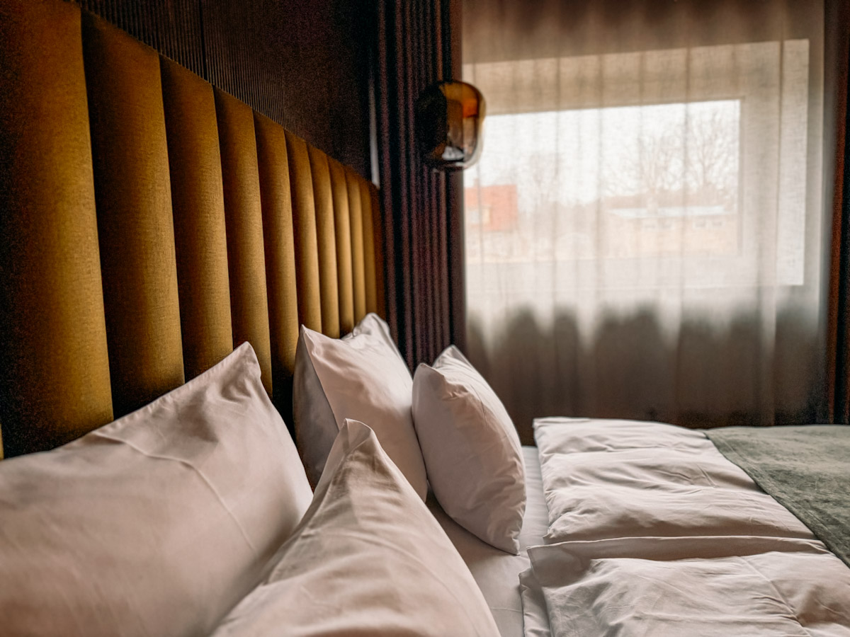 Ugandi Hotel room in Otepaa with upholstered headboard and soft natural light