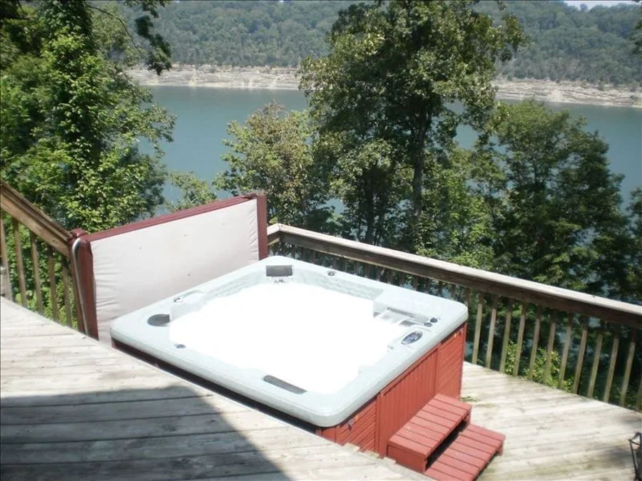 Cumberland Falls cabin with hot tub