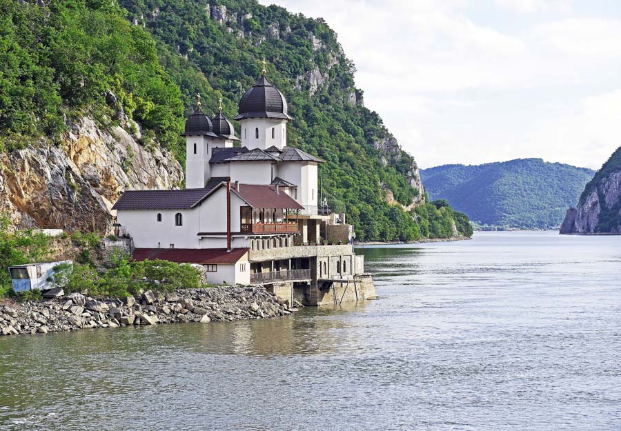 Serbia inexpensive place to live in Europe
