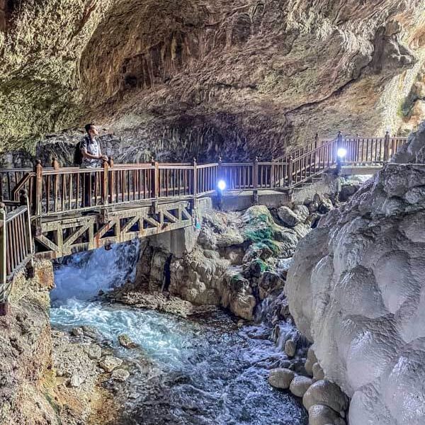Visiting Kaklik cave Pamukkale
