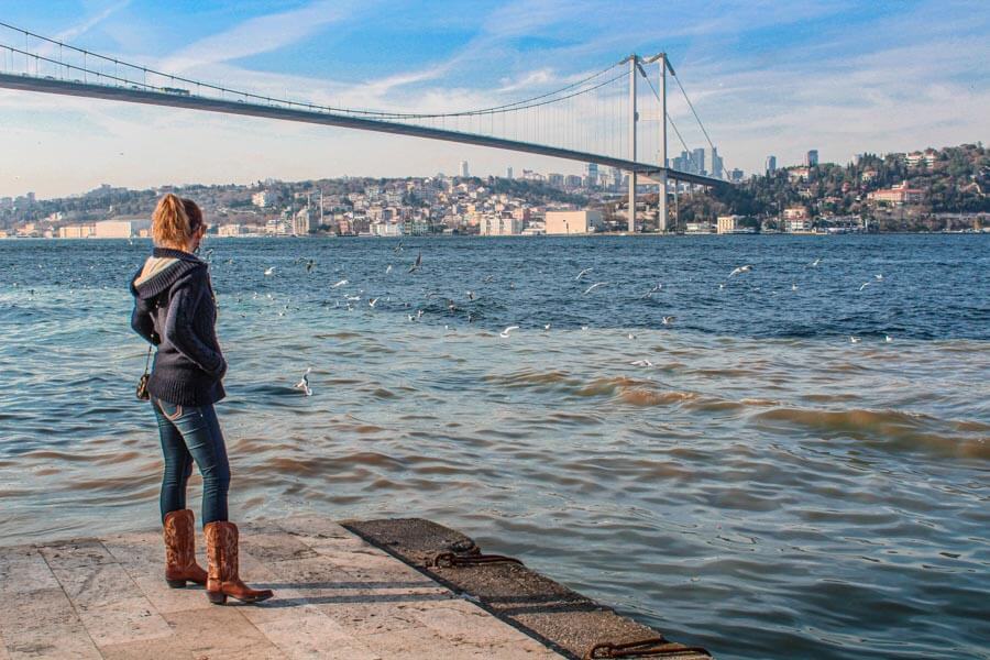 Uskudar by the Bosphorus 