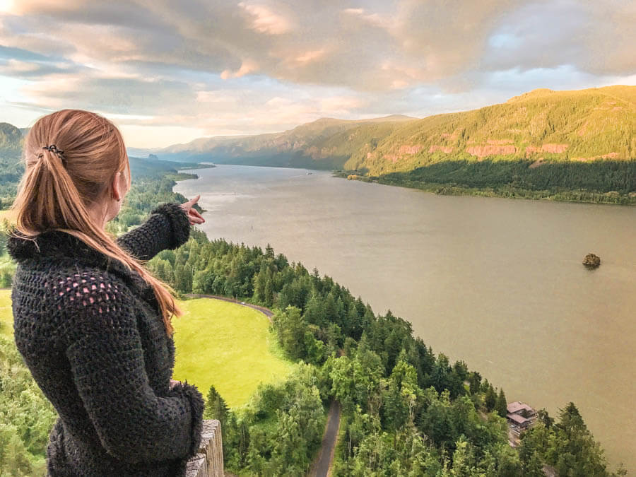 Columbia River Gorge  Stunning Natural Beauty at Hood River